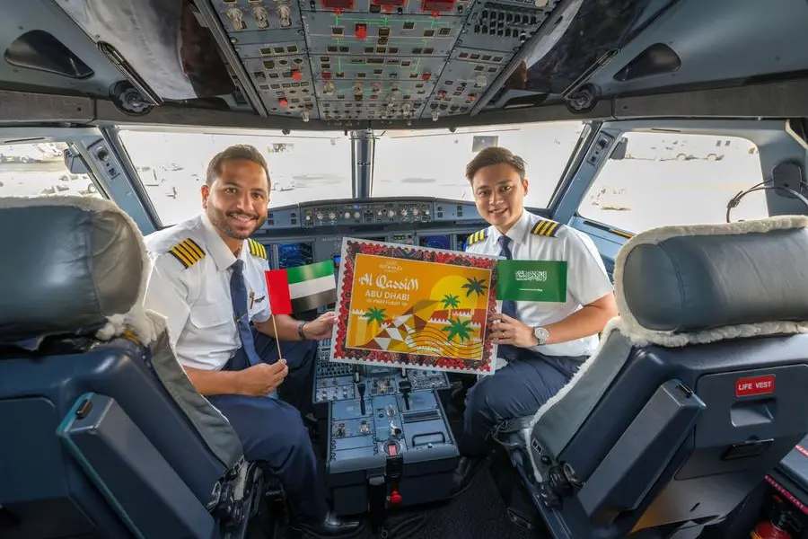 <p>Captain &nbsp;and First Officer&nbsp;wave the UAE and KSA flag as they arrive to Prince Nayef bin Abdulaziz International Airport this morning</p>\\n