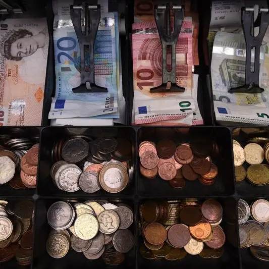 Sterling snaps seven-day streak of gains against the euro