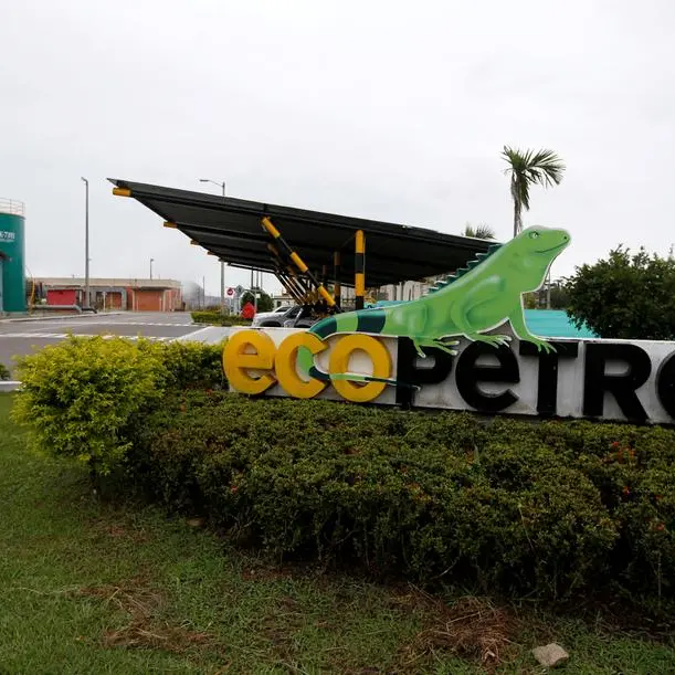 Colombia oil output down by 49,500 bpd on roadblock, companies say