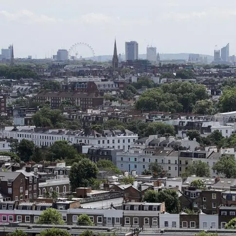 Big banks in Britain eyed by watchdog over low saving rates