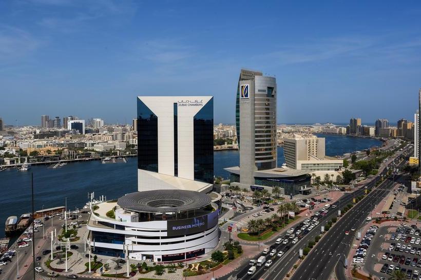 Dubai Chamber of Commerce discusses essential goods availability, sector sustainability