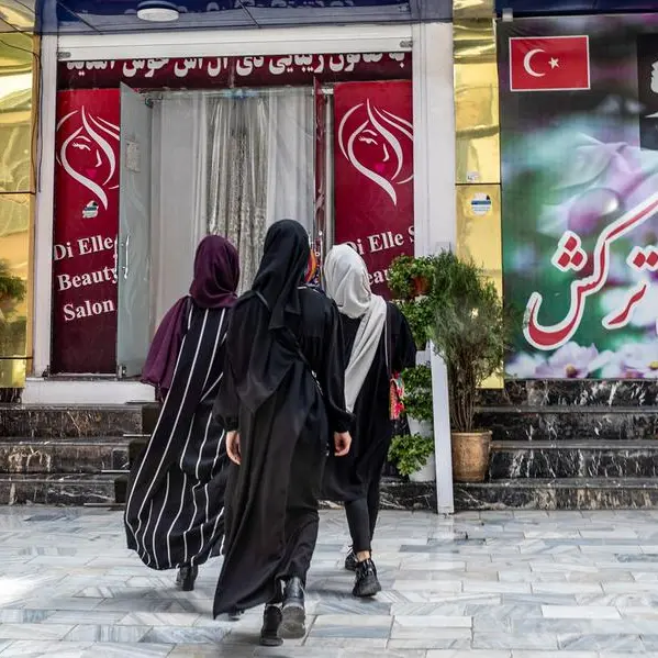Thousands of Afghan salons close as Taliban deadline bites