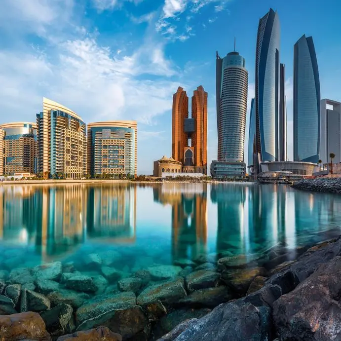 Abu Dhabi introduces smart Taxi-Top Billboard Initiative