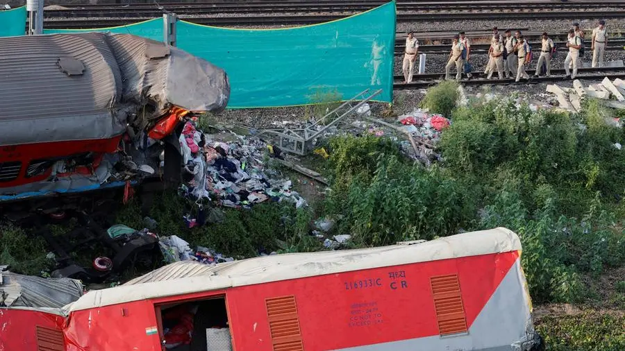 Train crash aftermath in India