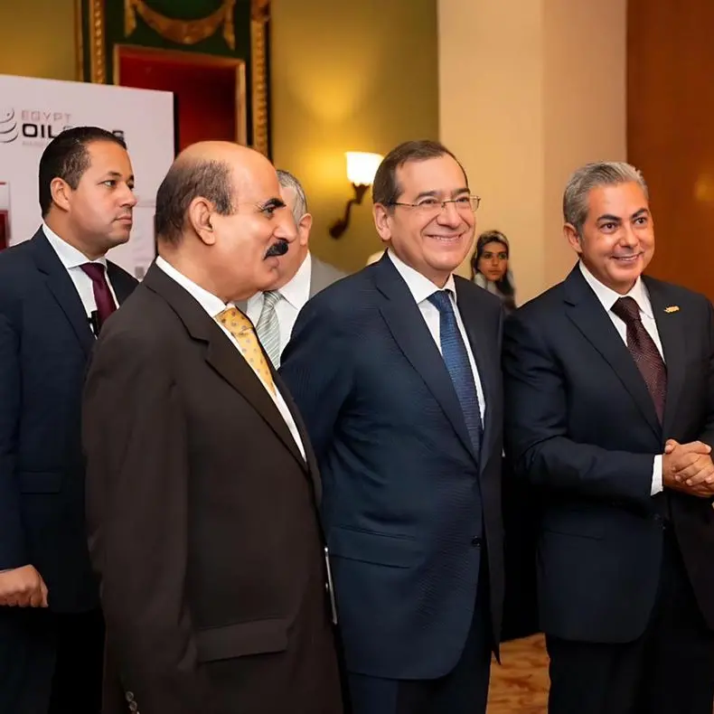 تستهدف حفر7 آبار جديدة بحلول 2026... دراجون أويل تستهل 2024 بإنتاج الزيت الخام من حقل الوصل بجمهورية مصر