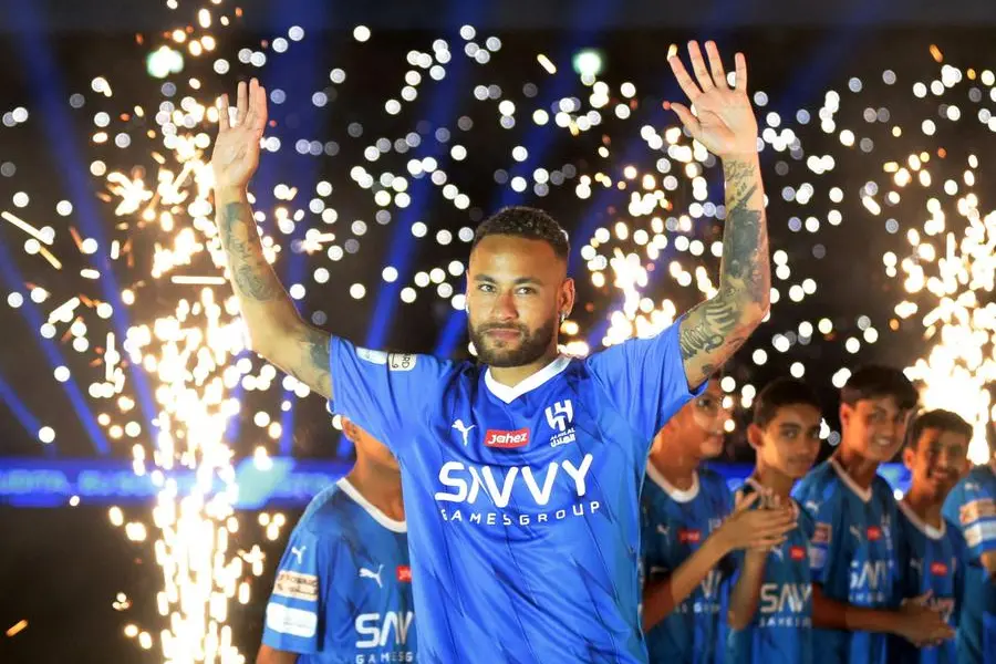 In a spectacular display, Al Hilal unveils Neymar in front of a packed ...