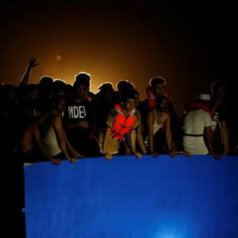 Tunisian authorities rescue 150 illegal immigrants from drowning