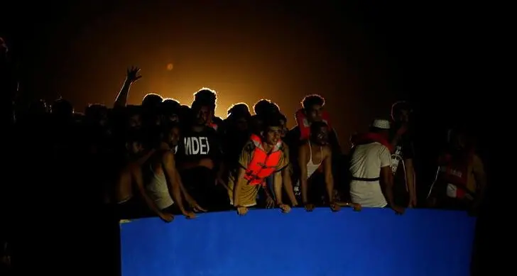 Tunisian authorities rescue 150 illegal immigrants from drowning