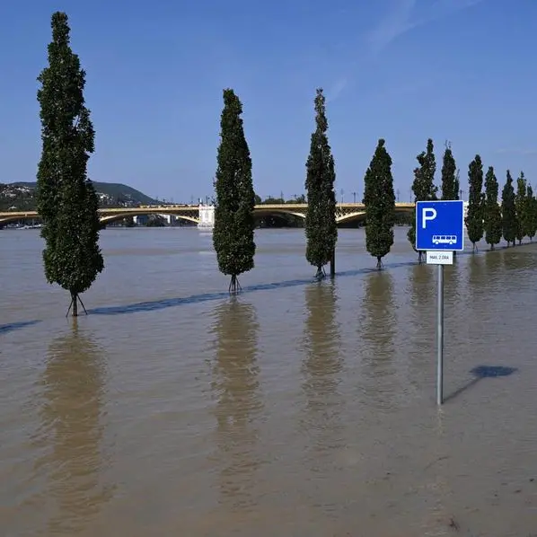 Floods delay new school year in Niger