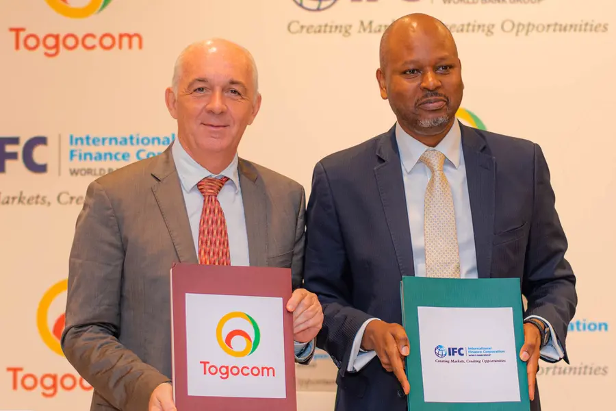 L: Pierre Antoine Legagneur, Chief Executive Officer of Togocom and R: Olivier Buyoya, IFC Regional Director for West Africa. Image Courtesy: Togocom