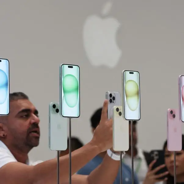 Over $27,250 bill: Tourist in Dubai takes home 11 iPhones on first day of UAE release