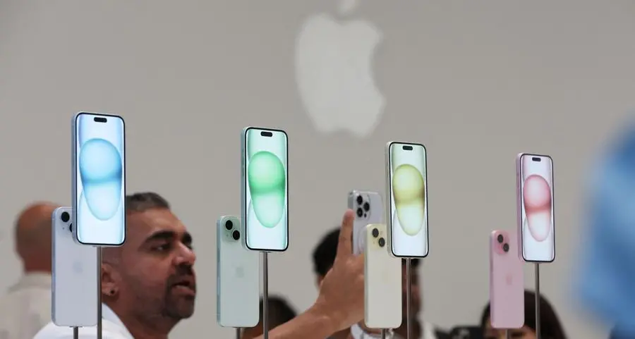Over $27,250 bill: Tourist in Dubai takes home 11 iPhones on first day of UAE release