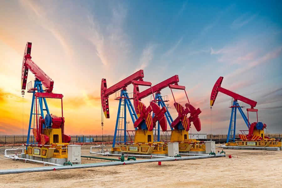 Saudi firms sign deals to build oil fields, boost output in Syria