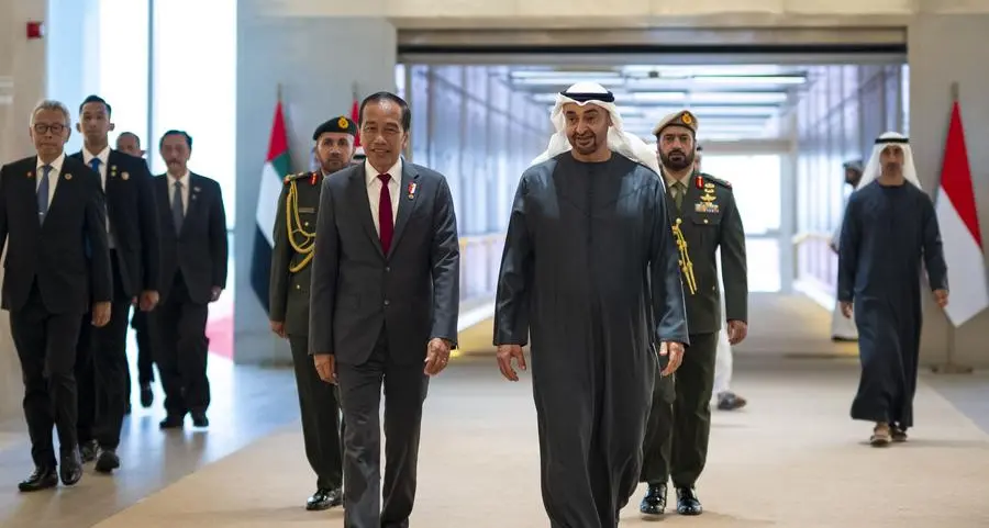UAE President welcomes Indonesian President as he begins state visit to UAE