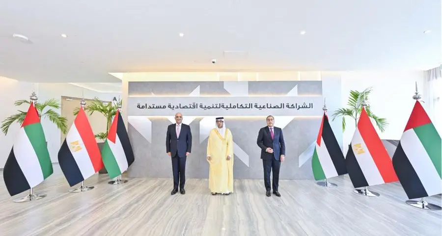 بحضور منصور بن زايد .. الإعلان عن شراكة صناعية تكاملية بين الإمارات ومصر والأردن