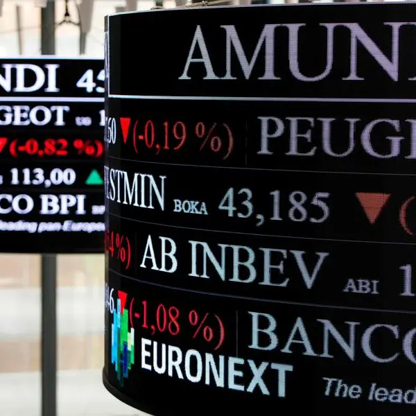 European stock markets extend gains