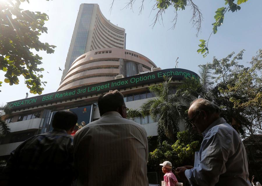 Indian Shares Hold Gains After Cenbank Retains Interest Rates