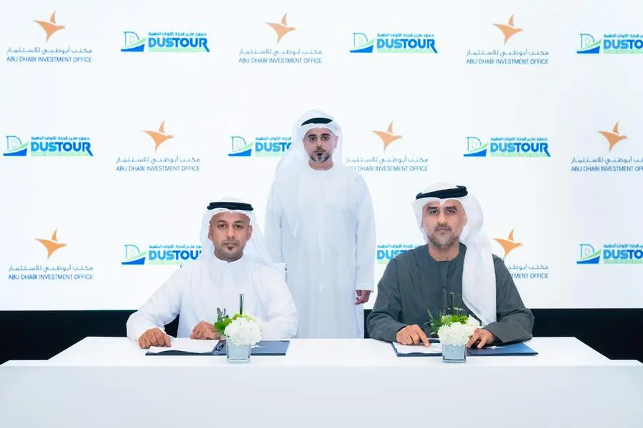 <p>Musataha agreement signing in attendance of His Excellency Ahmed Jasim Al Zaabi, Chairman of the Abu Dhabi Department of Economic Development (ADDED), Mansoor Al Bastaki, Head of Musataha at ADIO and Mousa Khalfan Faraj Al Mehairbi, Business Development Manager at Dustour Marine Wooden Boats Trading Est.</p>\\n