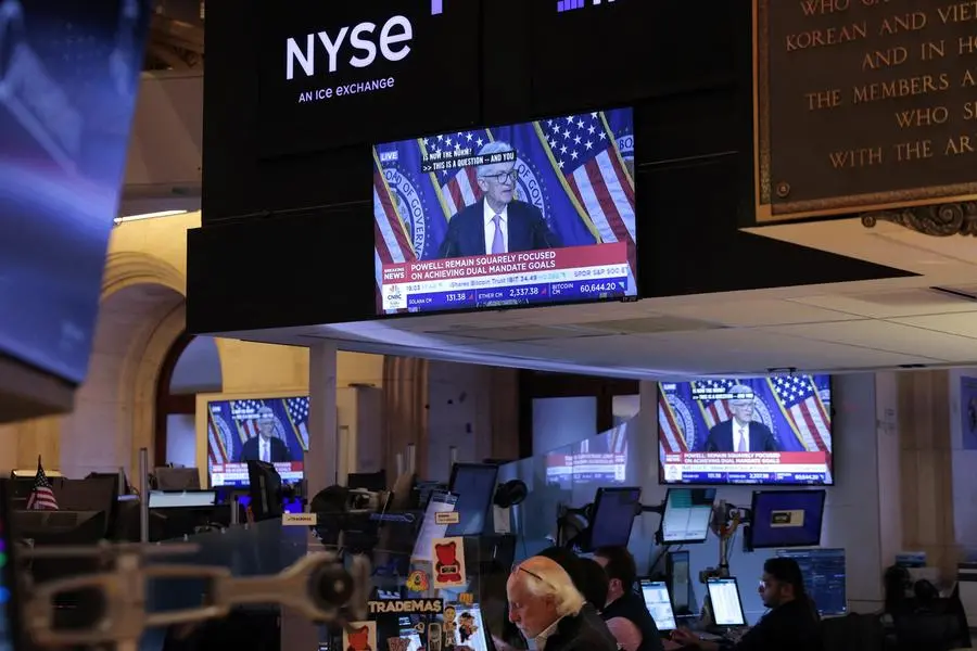 Futures under pressure as earnings loom; yields rise