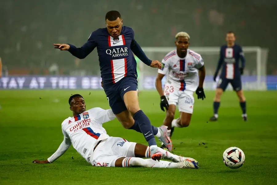 Soccer Football - Ligue 1 - Paris St Germain v Olympique Lyonnais - Parc des Princes, Paris, France - April 2, 2023 Olympique Lyonnais\\' Sinaly Diomande in action with Paris St Germain\\'s Kylian Mbappe REUTERS/Sarah Meyssonnier , Reuters/REUTERS