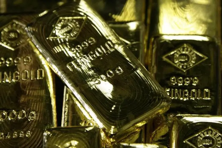 Gold prices hover near record peak on US election jitters