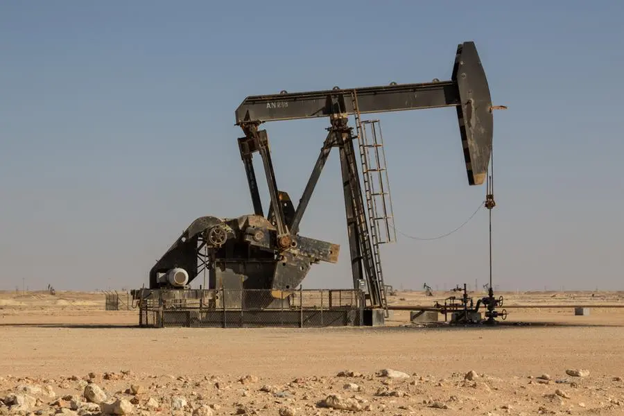 Oman oil rises for fifth day on supply concerns after Venezuela tariffs