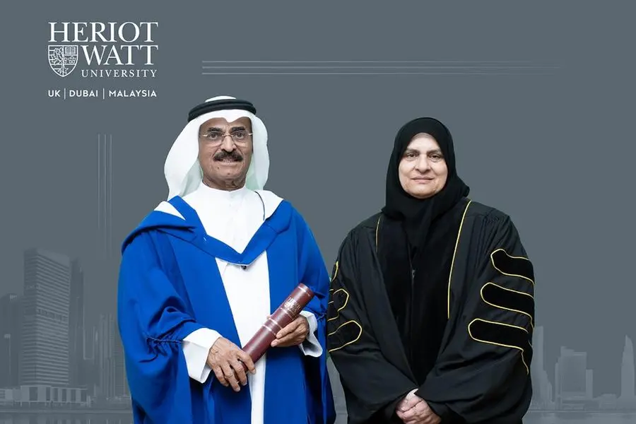منح الدكتوراه الفخرية لشمّا بنت سلطان بن خليفة آل نهيان و عبدالله