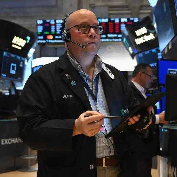 Global stocks mainly rise, but London flatlines on recession news