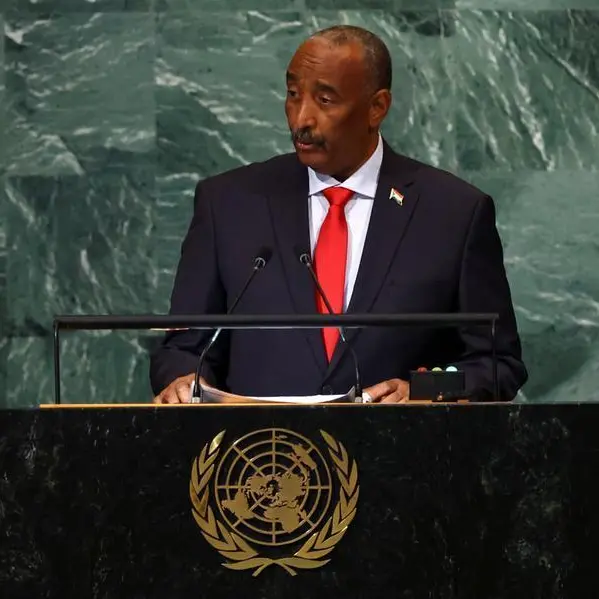 السودان: البرهان يعفي وزير الداخلية المكلف من منصبه