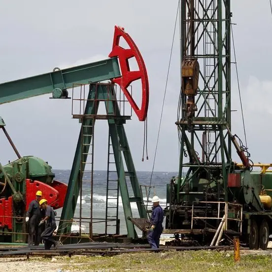 النفط يرتفع بأكثر من 2% بعد انخفاضات الخميس