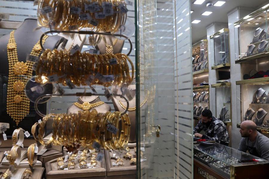 Gold prices in Egypt slightly down on Thursday