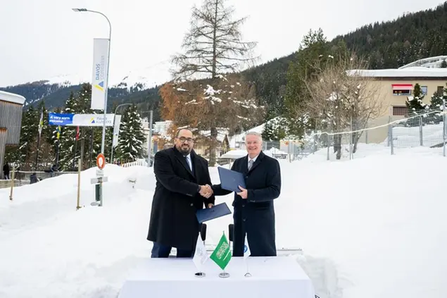 <p>Saudi Arabia&rsquo;s Minister of Economy and Planning, HE Faisal F. Alibrahim, signs agreement with OECD Secretary-General Mathias Cormann to expand cooperation</p>\\n