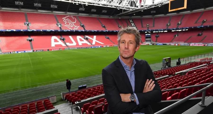 Van der Sar to quit as Ajax chief after 'tough period'