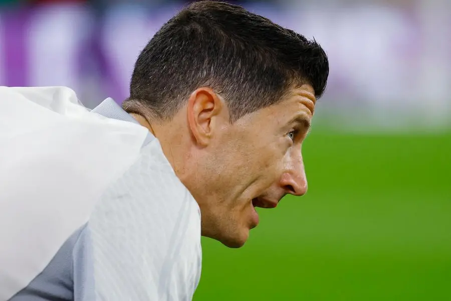 Soccer Football - FIFA World Cup Qatar 2022 - Round of 16 - France v Poland - Al Thumama Stadium, Doha, Qatar - December 4, 2022 Poland\\'s Robert Lewandowski during the warm up before the match REUTERS/Suhaib Salem , Reuters/REUTERS