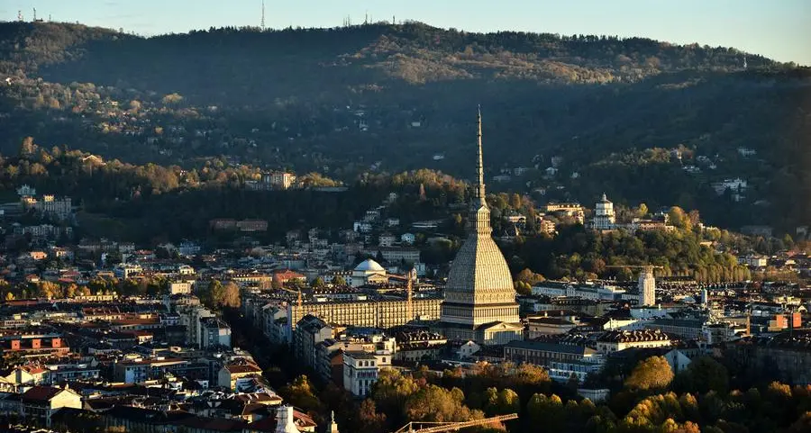 Italy turns to banks to balance tight budget