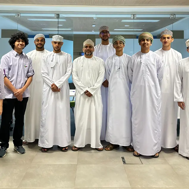 طلاب مدارس مجموعة ABQ التعليمية يشاركون في برنامج الظل الوظيفي