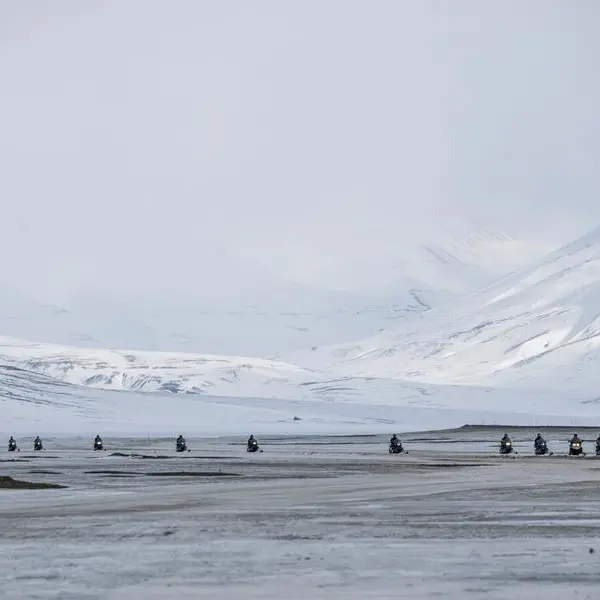 Arctic scientists race to preserve 'ice memory'