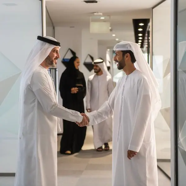 Why is Shourak important for employed Emiratis when deciding to switch jobs?