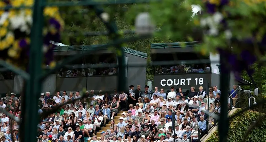 Thousands of fans arrive at Wimbledon as Grand Slam begins
