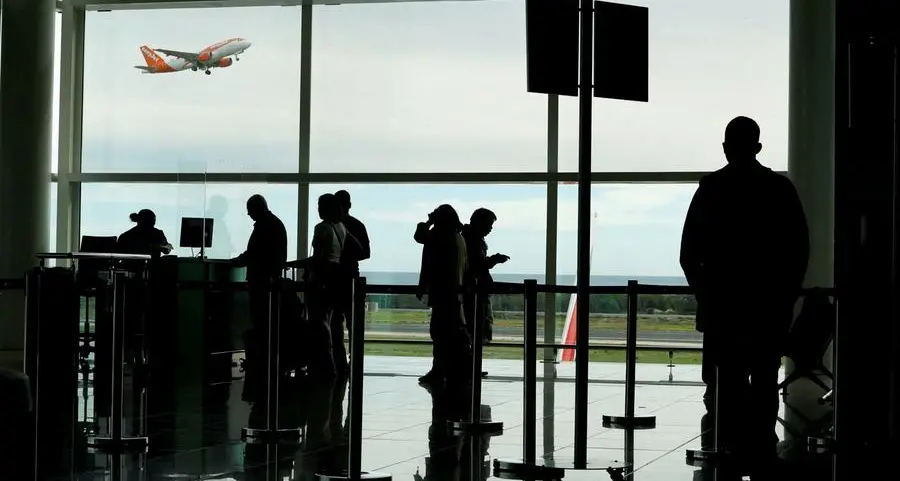 Air Transat's flight attendants authorize strike mandate