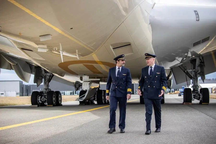 <p>Etihad becomes one of the first to enable pilots to fly both A350 and A380 aircraft</p>\\n