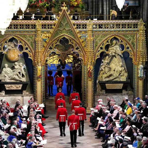 Early risers get UK coronation party started