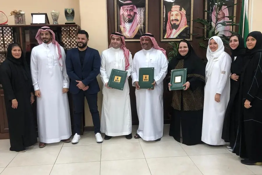 The MoU was signed at King Abdulaziz University in Jeddah with the presence of Mohammad Aldabbagh, Deputy Country Manager at Chalhoub Group and Prof. Dr. Ahmed Al-Ghamdi, Dean of the Research and Consulting Institute at King Abdulaziz University