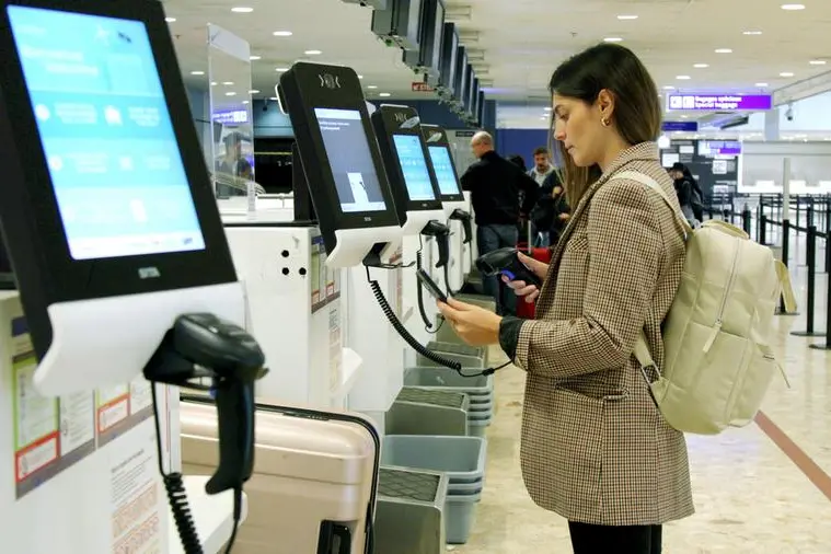 Self checking at Geneva Airport. Image Courtesy: SITA