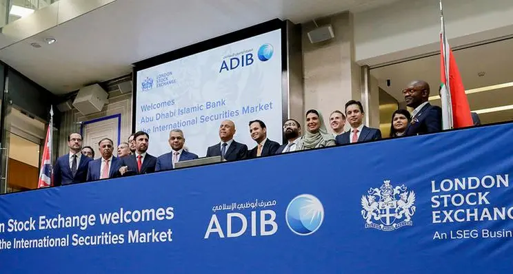 مصرف أبوظبي الإسلامي يقرع جرس افتتاح التداول في السوق الرئيسية لبورصة لندن احتفالا بإدراج صكوك بقيمة 750 مليون دولار أمريكي غير محددة الأجل لزيادة الشق الأول من رأس المال