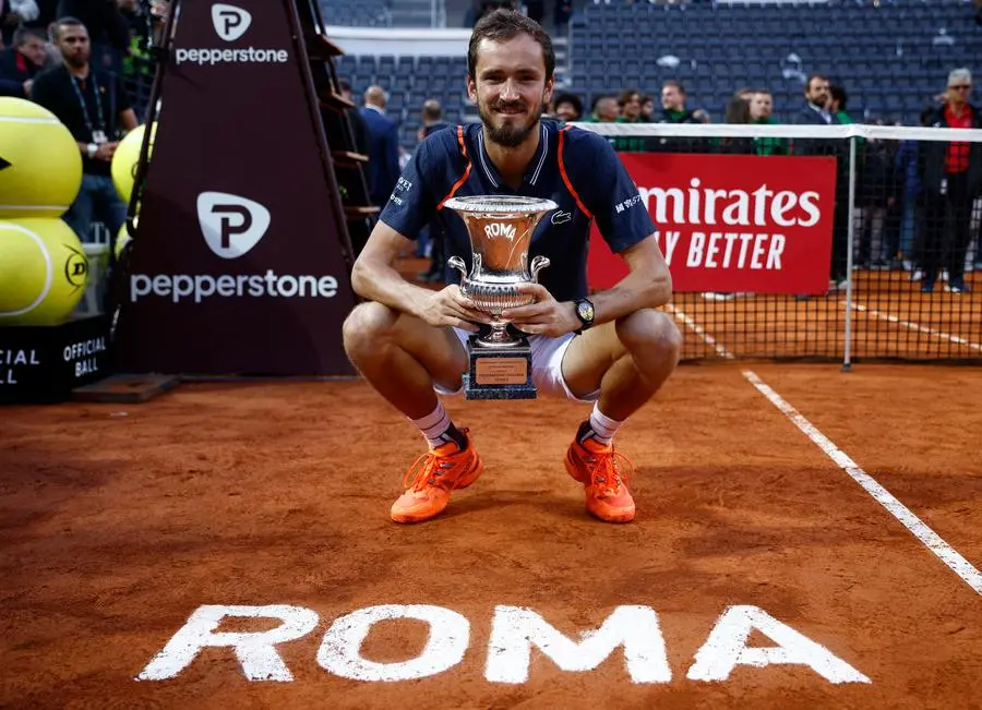 Medvedev outclasses Rune to win Italian Open in Rome