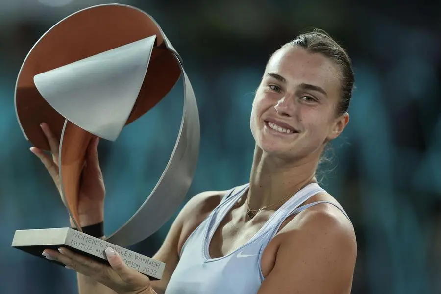Dubai Tennis Championships: Iga Swiatek, Aryna Sabalenka lead
