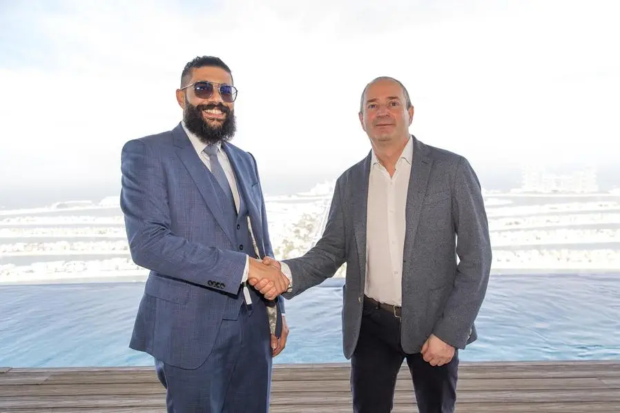 <p>Yaser Douri, Chief Manufacturing Officer<strong> </strong>at Al Douri Group and Tom Hazelof, Senior Sales and Marketing Director for Europe, Middle East and Africa, The Wonderful Company</p>\\n
