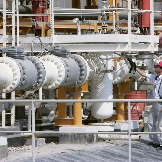عُمان توقع اتفاقية للتنقيب عن الغاز مع تحالف 3 شركات