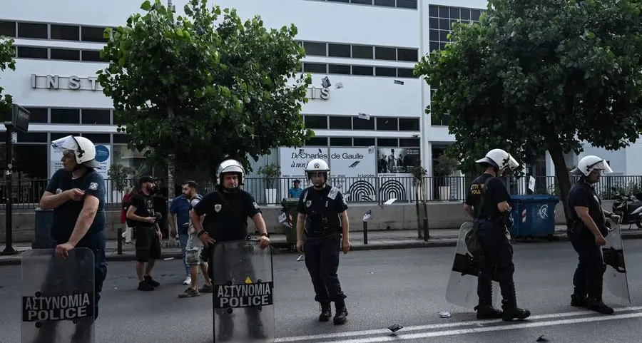 Anger as Paris bans protest against police violence